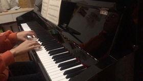 学钢琴的视频,跟随视频轻松入门