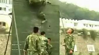 打军人屁股的视频,揭秘军人训练中的纪律与规范