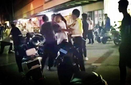 青岛打架斗殴视频,青岛街头冲突视频引发热议